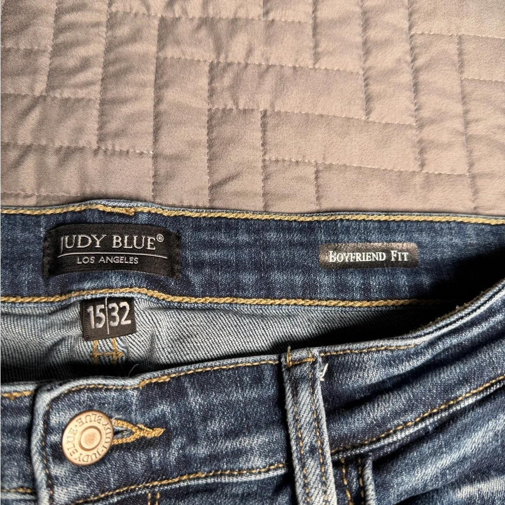 Judy Blue Boyfriend Fit Jeans Size 15/32 - Picture 2 of 4
